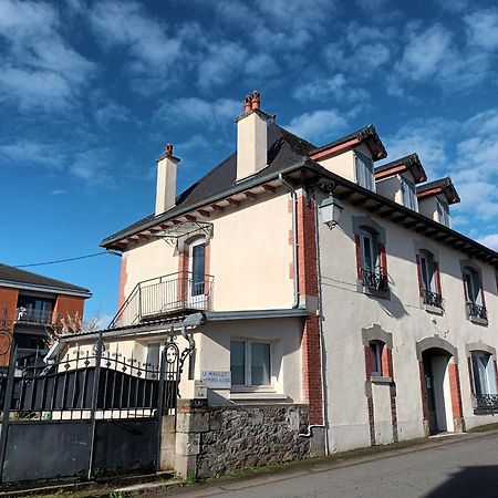 Le Miraillet, Gite Saint-Illide ภายนอก รูปภาพ