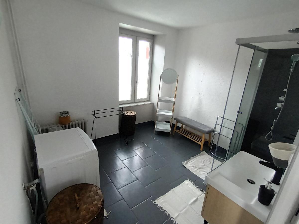 Le Miraillet, Gite Saint-Illide ภายนอก รูปภาพ