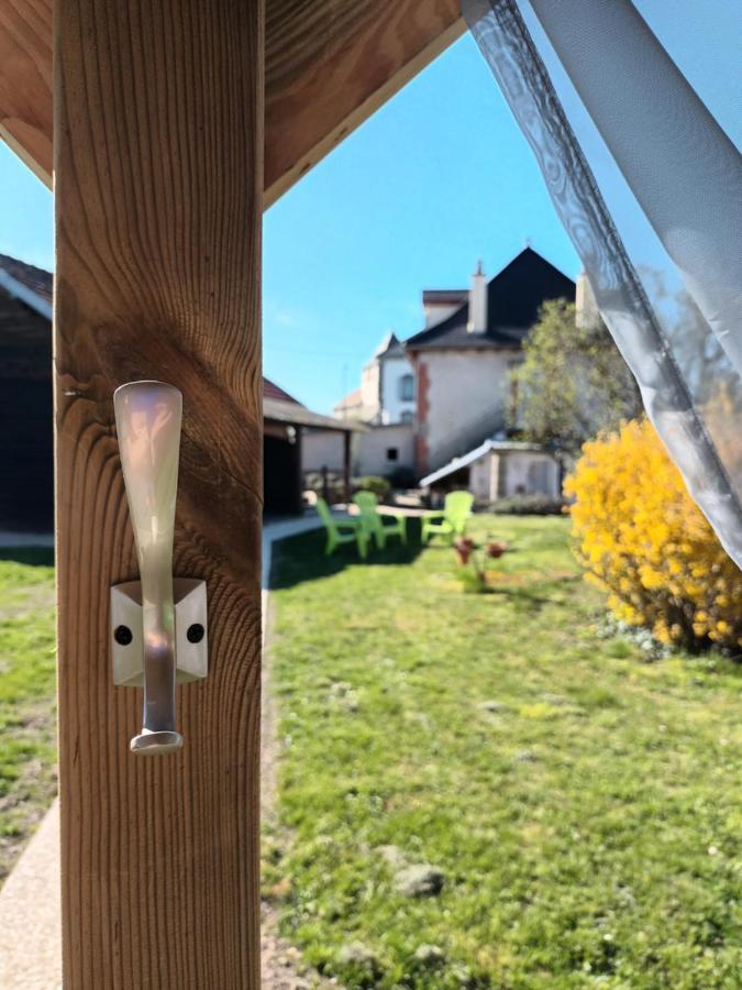 Le Miraillet, Gite Saint-Illide ภายนอก รูปภาพ