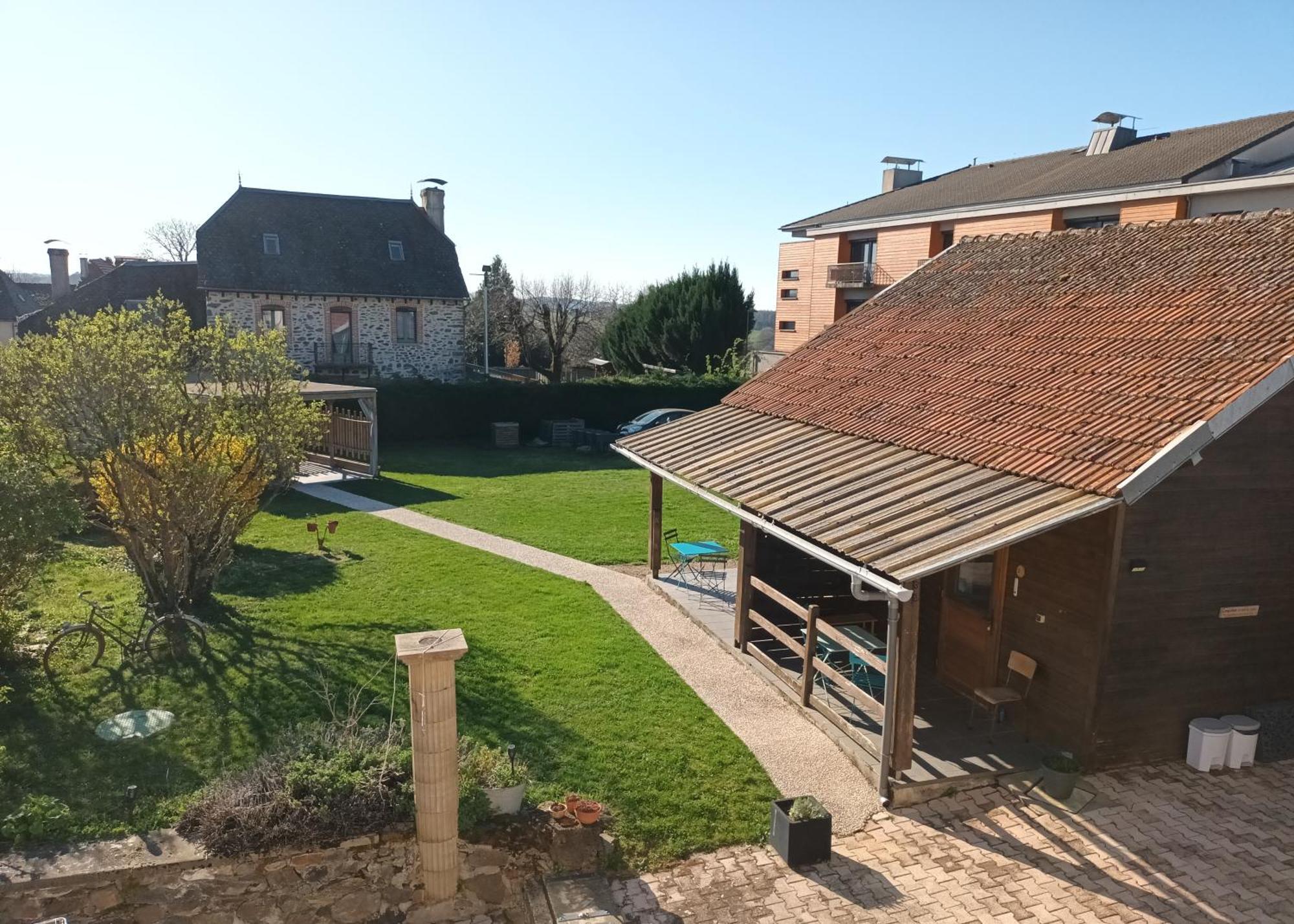 Le Miraillet, Gite Saint-Illide ภายนอก รูปภาพ